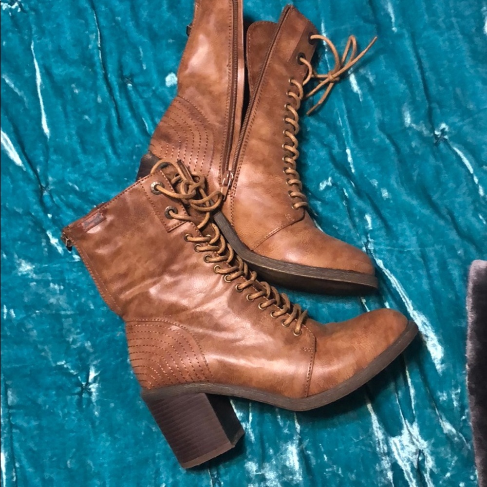 Blowfish Booties